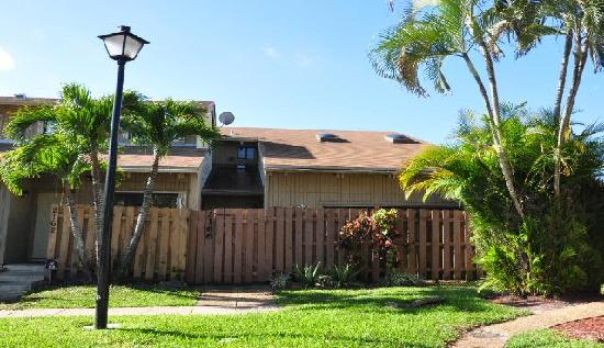 2166 Sw 82 Ave, Davie, FL 33324 