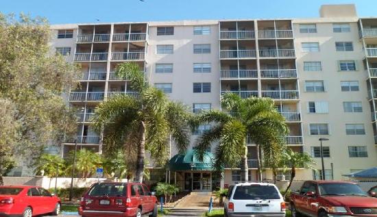 1251 Ne 108 Street 225, Miami, FL 33161 