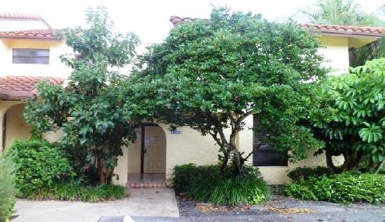 5845 Fox Hollow Dr E, Boca Raton, FL 33486 