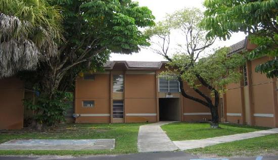 9459 SW 76 Street unit #r-6, Miami, FL 33173 