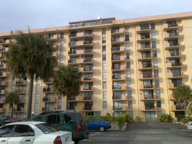 2075 164th Street,208, North Miami Beach, FL 33162 
