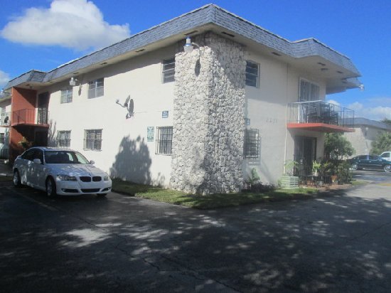 1225 35th St,53a, Hialeah, FL 33012 