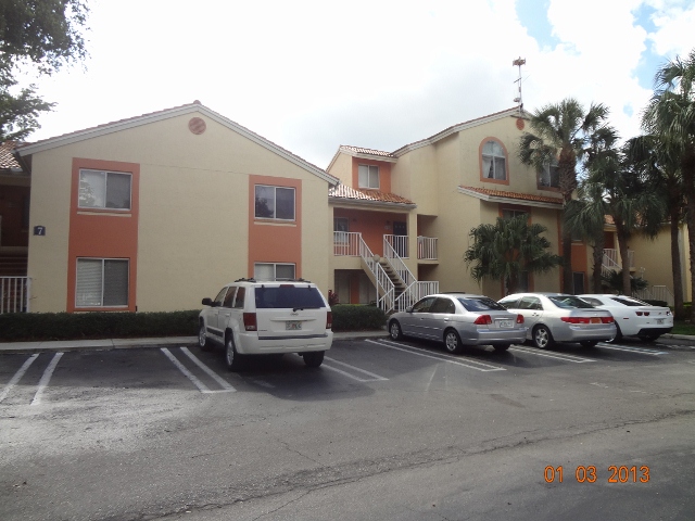 1087 The Point Dr, West Palm Beach, FL 33409 