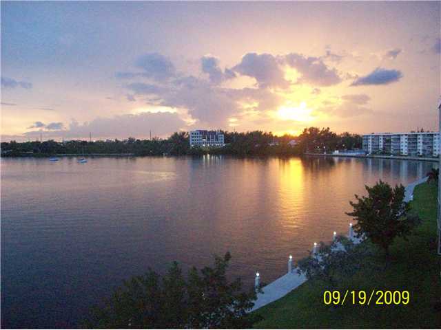 3010 MARCOS DR # R-314, Aventura, Florida 33160 