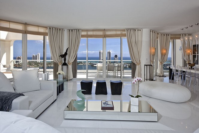 7000 ISLAND BL # PH-10, Aventura, Florida 33160 