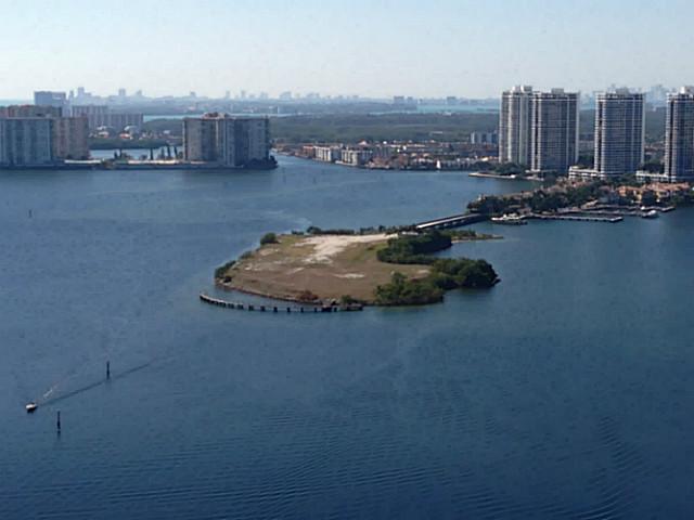 3500 Mystic Pointe Dr # 3703, Aventura, Florida 33180 