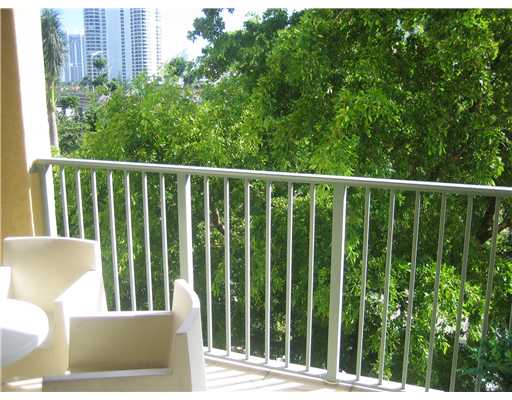 19999 E COUNTRY CLUB DR # 1401, Aventura, Florida 33180 