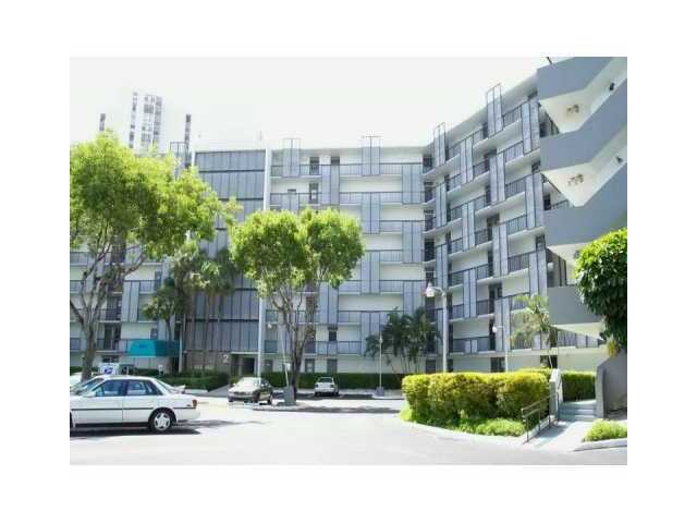 3401 N Country Club Dr # 104, Aventura, Florida 33180 