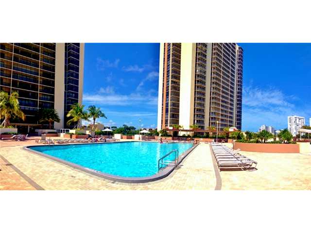 20335 W COUNTRY CLUB DR # 304, Aventura, Florida 33180 