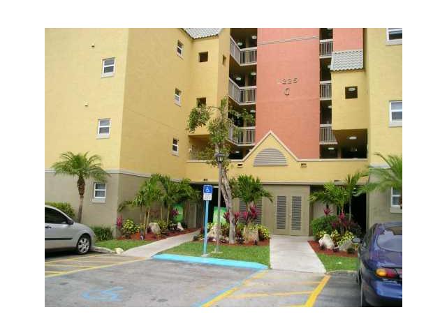 8225 LAKE DR # 302, Doral, Florida 33166 
