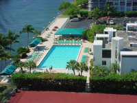 800 PARKVIEW DR # 104, Hallandale, Florida 33009 