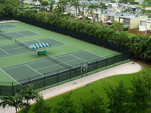 2500 Parkview Dr # 1910, Hallandale, Florida 33009 