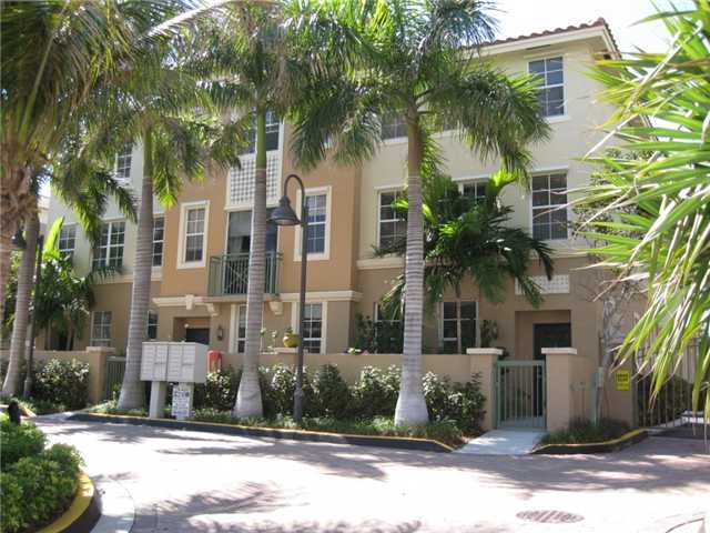 2069 S Ocean Dr # TH10, Hallandale, Florida 33009 