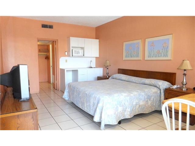 26 DIPLOMAT PW # 2303, Hallandale, Florida 33009 