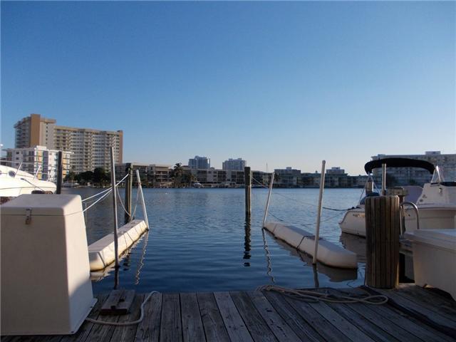 2420 DIANA DR # 102, Hallandale, Florida 33009 