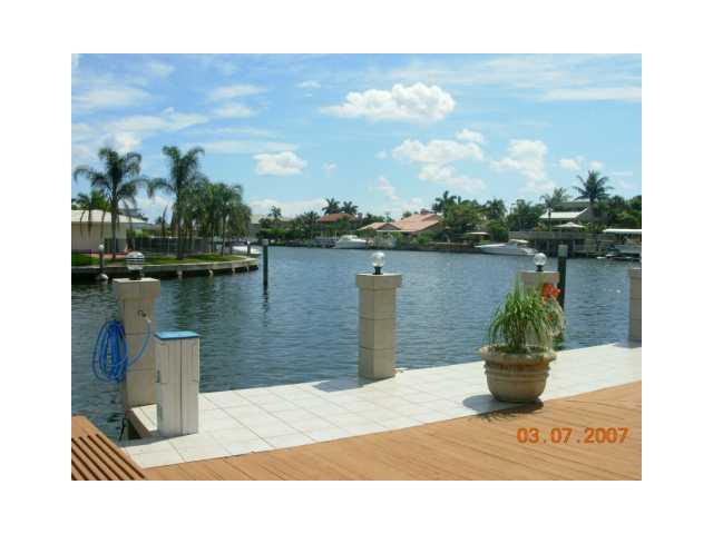 661 OLEANDER DR, Hallandale, Florida 33009 