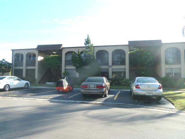 7701 Starkey Rd Apt 105, Largo, FL 33777 