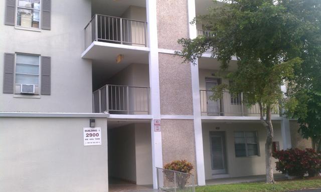 2900 Nw 48th Terrace #207, Lauderdale Lakes, FL 33313 