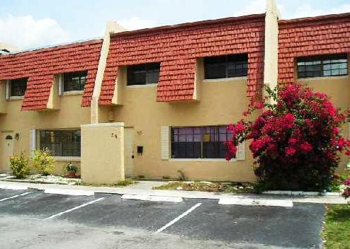 31 Spinning Wheel Lane 31, Tamarac, FL 33319 