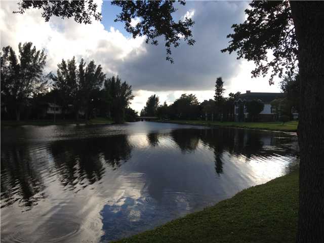 3650 INVERRARY DR # 1F, Lauderhill, Florida 33319 