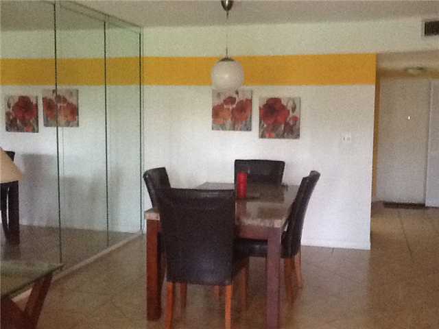 8401 LAGOS DE CAMPO BL # 210V, Tamarac, Florida 33321 