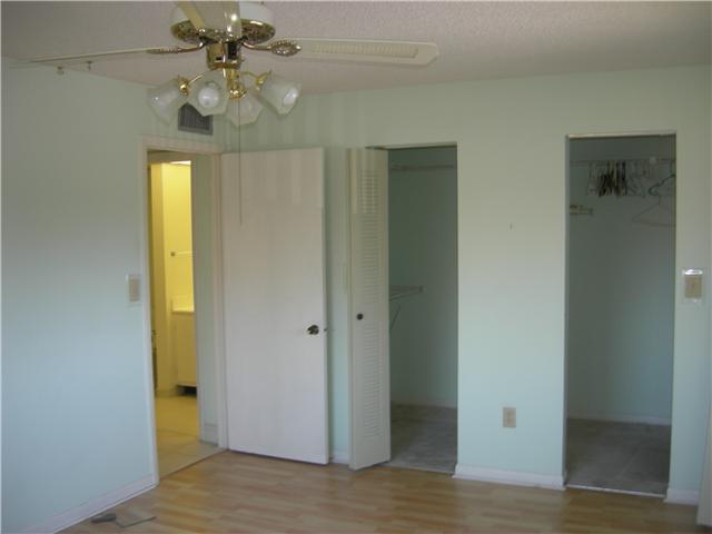 9694 S BELFORT CR # 214, Tamarac, Florida 33321 