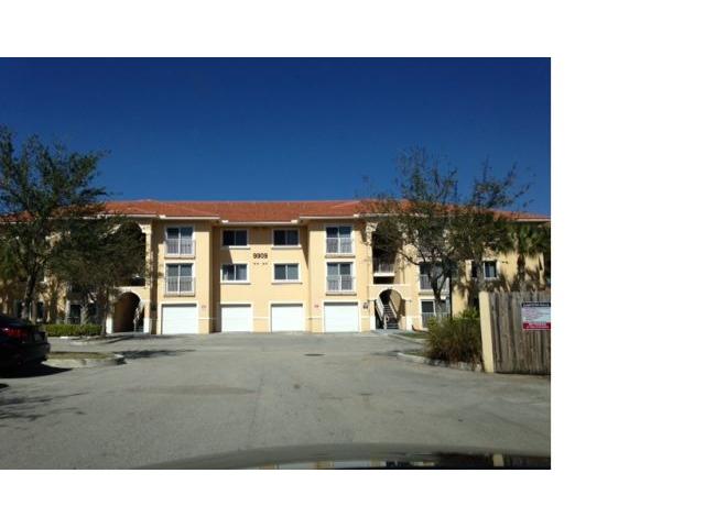 9909 WESTWOOD DR # 37-1, Tamarac, Florida 33321 