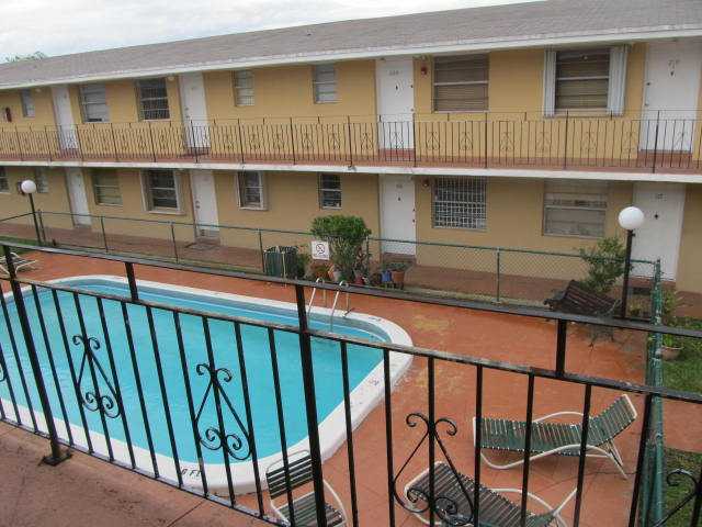 3800 SW 102 AV # 207, Miami, Florida 33165 