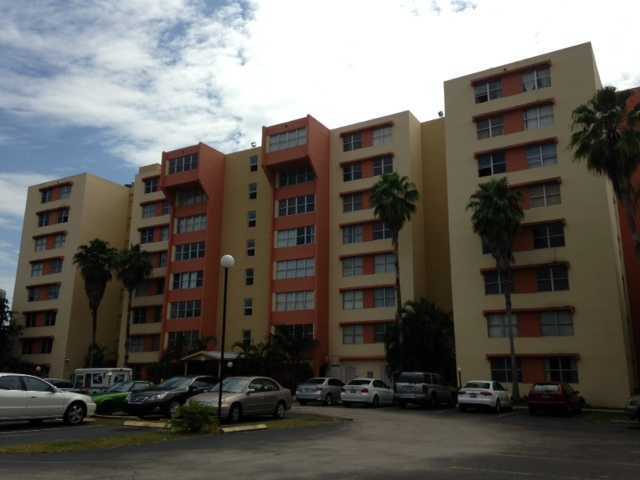 9143 SW 77 AV # B807, Miami, Florida 33156 