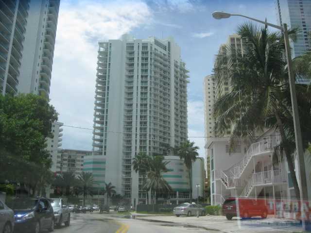 218 SE 14 ST # PH2, Miami, Florida 33131 