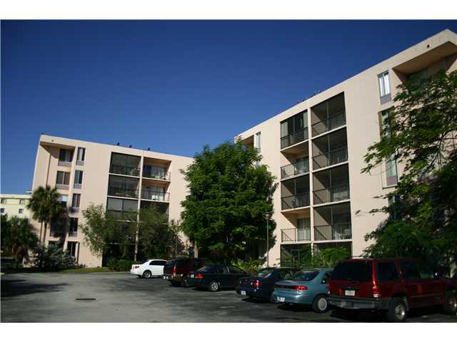 9150 FONTAINEBLEAU BL # 306, Miami, Florida 33172 