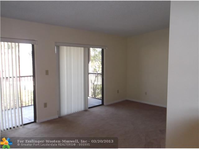 10711 W CLAIRMONT CIR # 211-J3, Tamarac, Florida 33321 