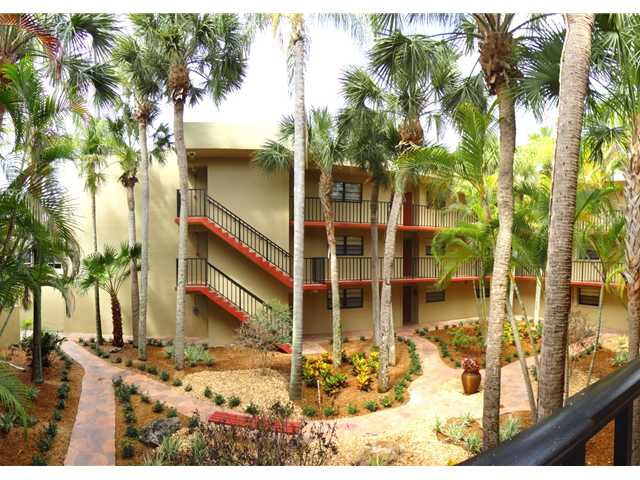 10845 SW 112 AV # 210, Miami, Florida 33176 