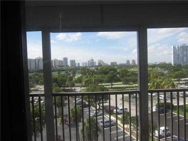 3701 N COUNTRY CLUB DR # 607, Aventura, Florida 33180 