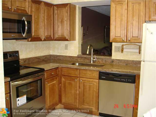 363 N ROCK ISLAND RD # 204, Margate, Florida 33063 