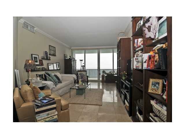 4779 COLLINS AV # PH4302, Miami, Florida 33140 