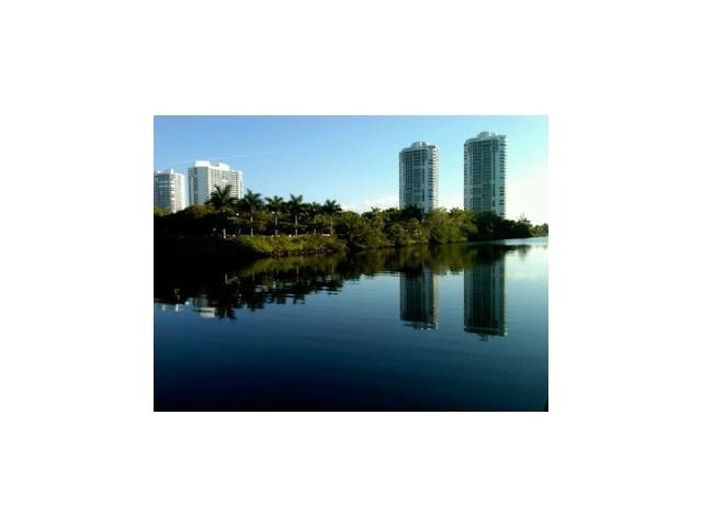 3675 N COUNTRY CLUB DR # 1901, Aventura, Florida 33180 