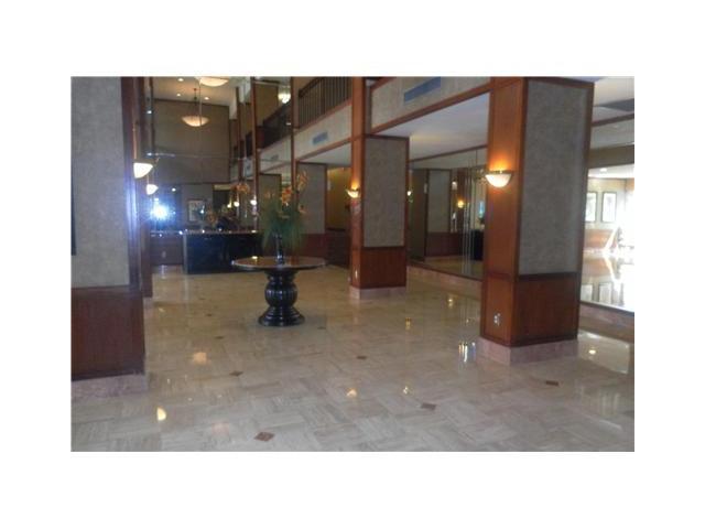 2851 NE 183 ST # 2110E, Aventura, Florida 33160 