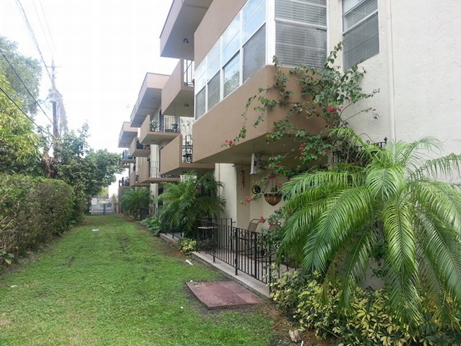 1800 SW 25 ST # 2102, Miami, Florida 33133 