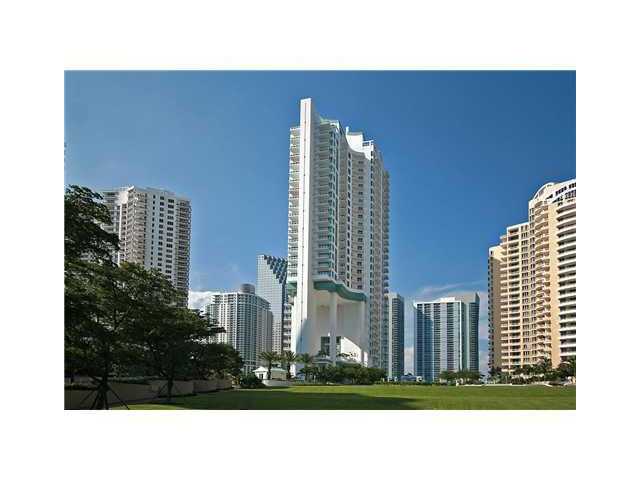 900 BRICKELL KEY BL # 1905, Miami, Florida 33131 