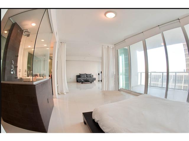 1040 BISCAYNE BLVD # 1205, Miami, Florida 33132 