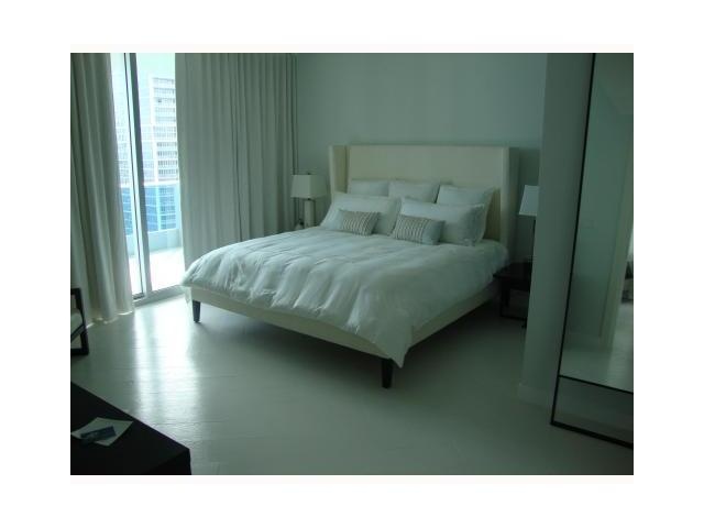 200 BISCAYNE BLVD WY # 4103, Miami, Florida 33131 