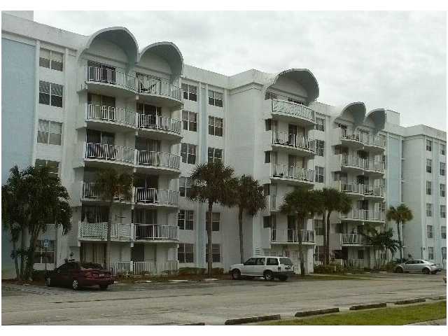 488 NW 165 RD # B-415, Miami, Florida 33169 
