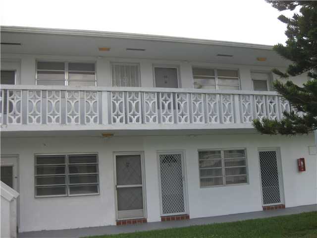 52 NE 204th St APT20, Miami, FL 33179 