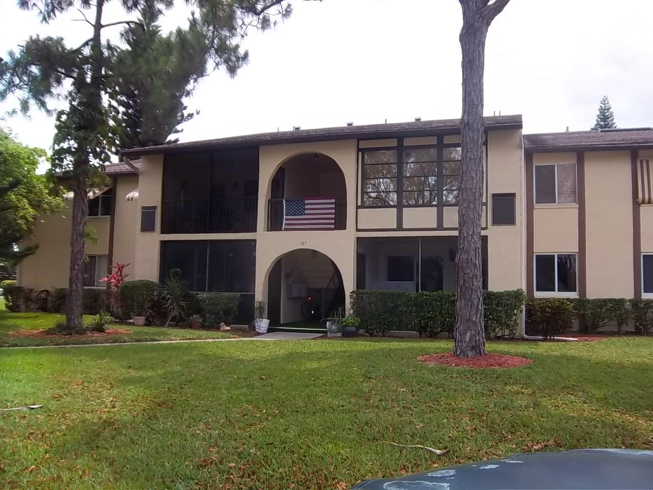 307 Pine Ridge Cir #B-2, Green Acres, FL 33463 