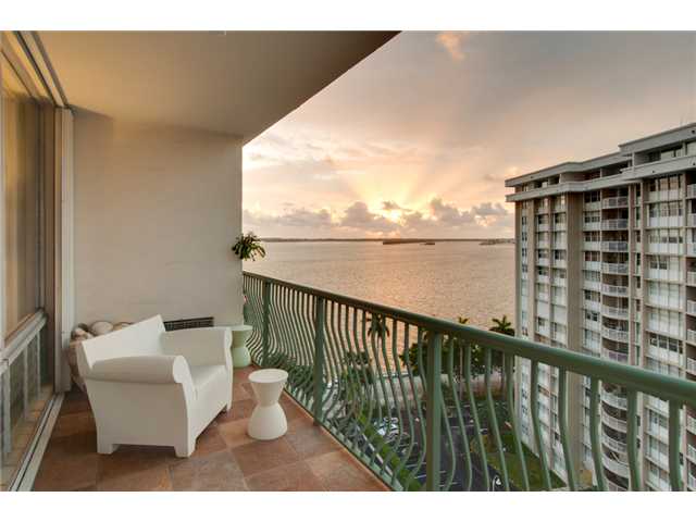 1408 SE BAYSHORE DR # 1204, Miami, Florida 33131 