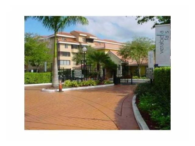 8255 SW 152 AV # E-PH3, Miami, Florida 33193 