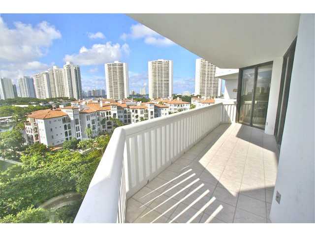 2000 ISLAND BL # 905, Aventura, Florida 33160 