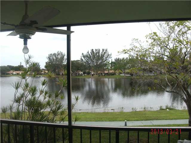3720 INVERRARY DR # 2R, Lauderhill, Florida 33319 