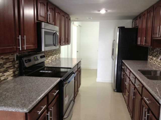 9210 FONTAINEBLEAU BL # 106, Miami, Florida 33172 
